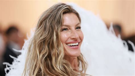 gisele bündchen sexy pics|Gisele Bündchen Shows Off Ageless Supermodel。